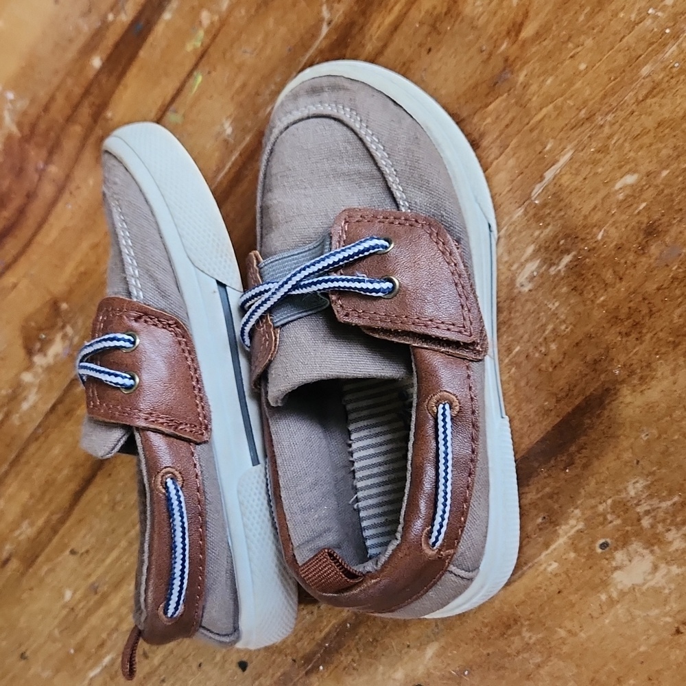 Boys shoes